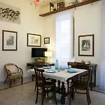 Apartment Vicolo Vecchio 59