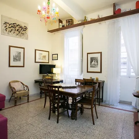 Vicolo Vecchio 59 *
