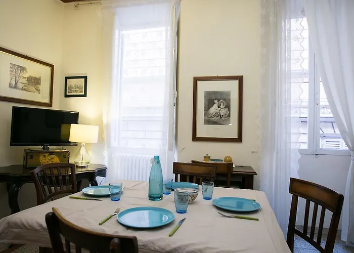 Vicolo Vecchio 59 * Rome